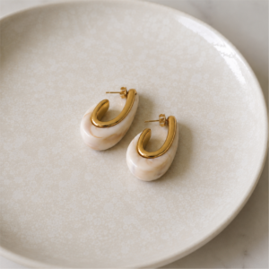 Oorbellen pearl goud en resin premium stainless steel chique klassiek